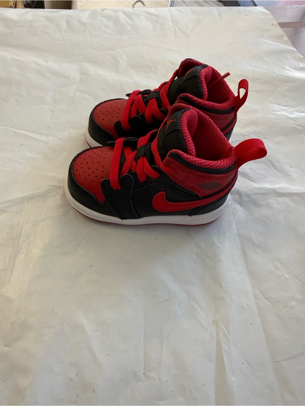 “SIZE 4C” Jordan 1 Mid Alternate Bred